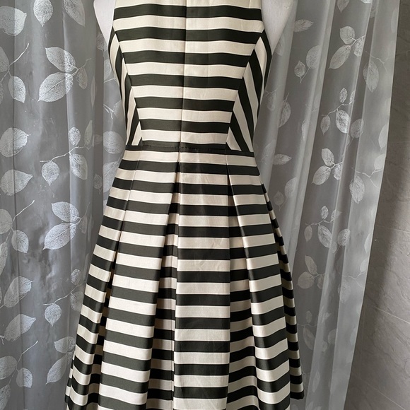 Lord and Taylor dress size 6 - Picture 7 of 17